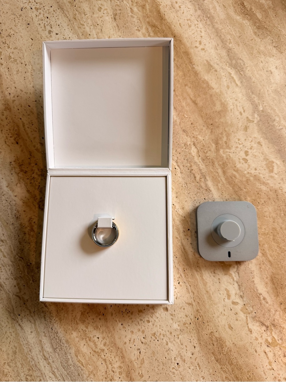 Brand New In Box Gold Oura Ring 4 Size 6